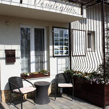 Hotel Rembrandt Vendeghaz Kisbér Zewnętrze zdjęcie