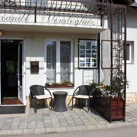 Hotel Rembrandt Vendeghaz Kisbér Zewnętrze zdjęcie
