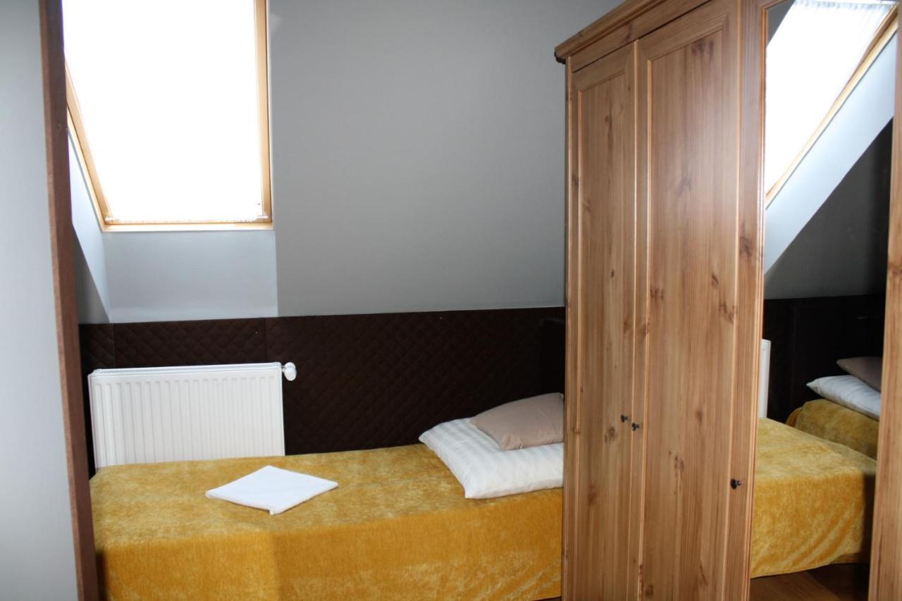 Hotel Rembrandt Vendeghaz Kisbér Zewnętrze zdjęcie