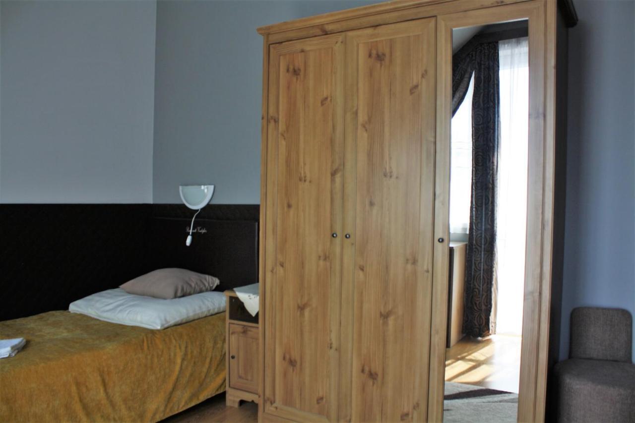 Hotel Rembrandt Vendeghaz Kisbér Zewnętrze zdjęcie