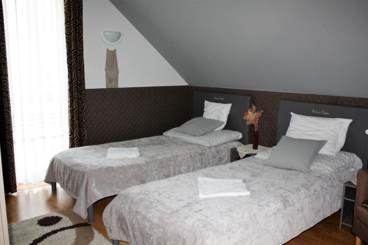 Hotel Rembrandt Vendeghaz Kisbér Zewnętrze zdjęcie