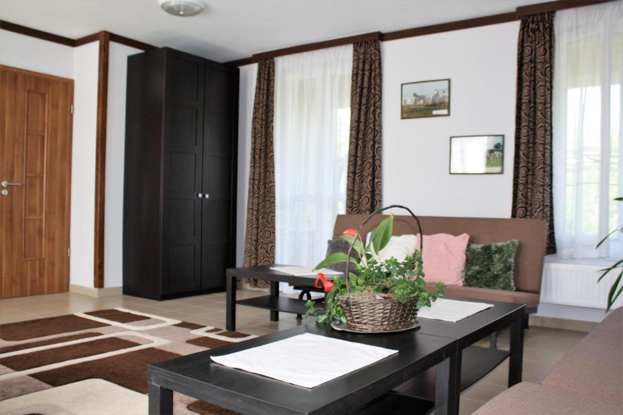 Hotel Rembrandt Vendeghaz Kisbér Zewnętrze zdjęcie