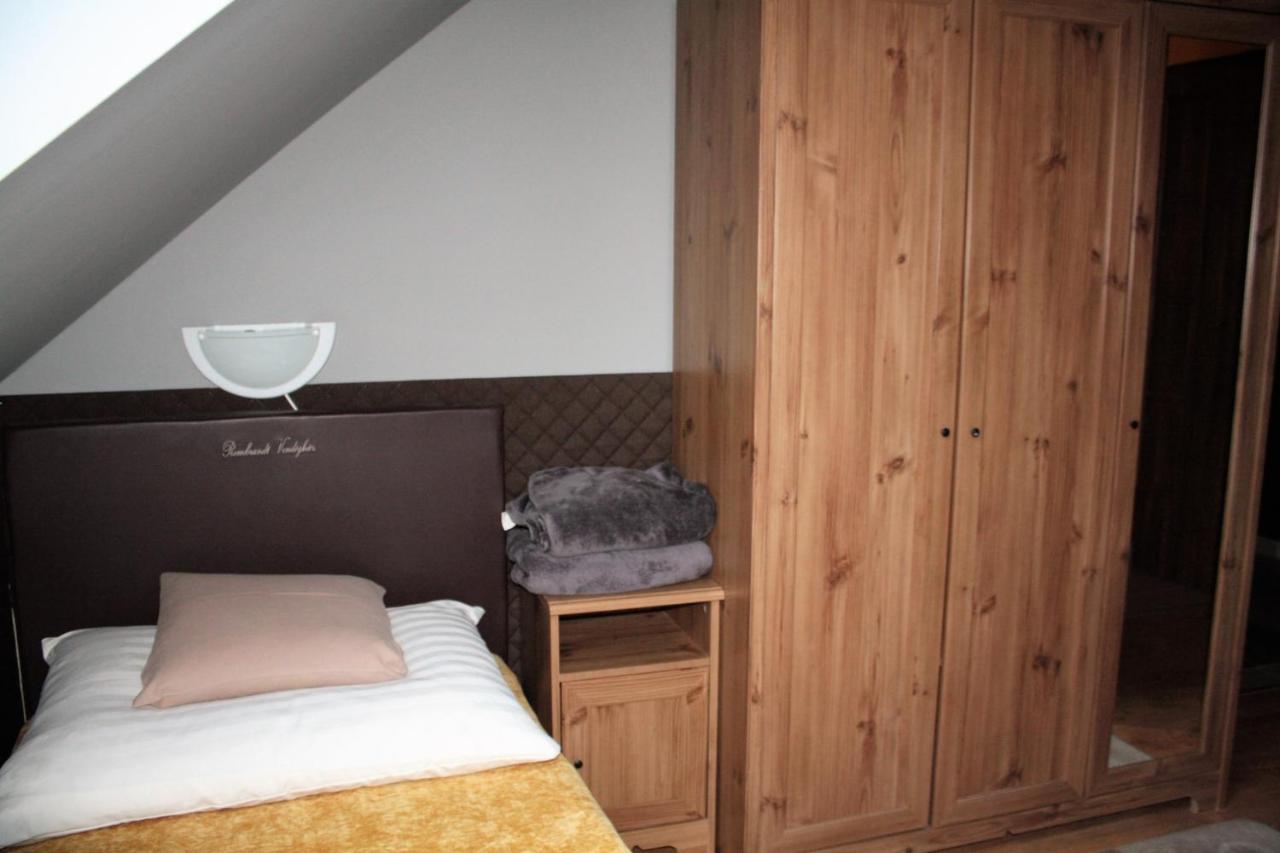 Hotel Rembrandt Vendeghaz Kisbér Zewnętrze zdjęcie
