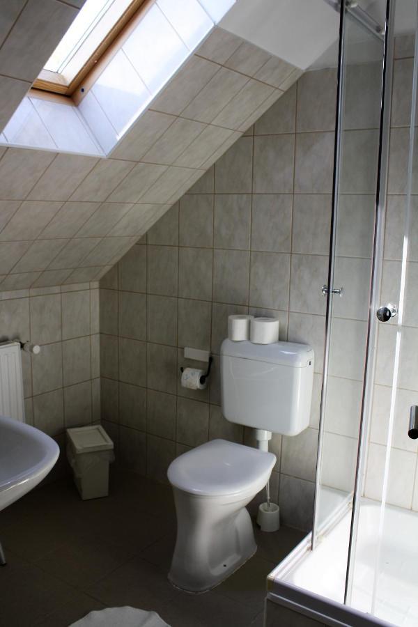 Hotel Rembrandt Vendeghaz Kisbér Zewnętrze zdjęcie