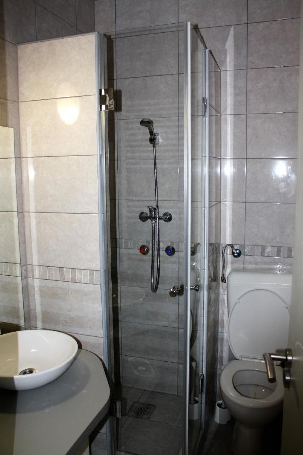 Hotel Rembrandt Vendeghaz Kisbér Zewnętrze zdjęcie