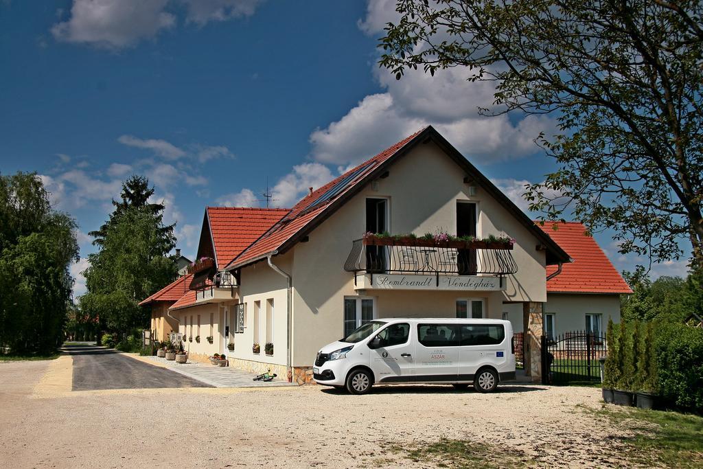 Hotel Rembrandt Vendeghaz Kisbér Zewnętrze zdjęcie